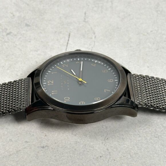 Joseph Abboud Watch Mens 43mm Round Gray Mesh Band Quartz Classic New Battery - Picture 2 of 11